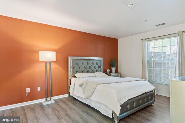 Foto del edificio - 11222 Raging Brook Dr