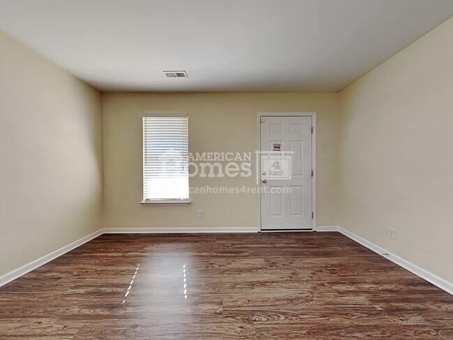 Building Photo - 3005 Quail Oaks Drive