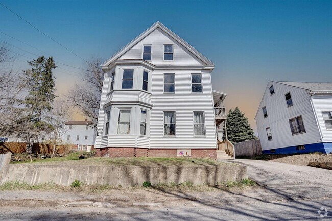 Building Photo - 13 Water St