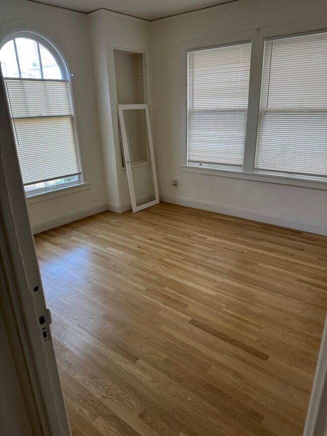 Building Photo - 1870 Fourth Ave