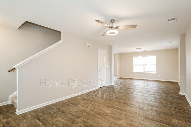 Building Photo - 1065 Sundance Dr