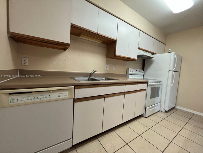 Foto del edificio - 3985 W McNab Rd