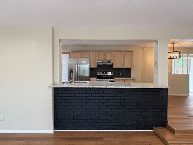 Foto del edificio - Welcome to this charming 3 bedroom, 2 bath...