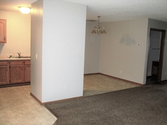 Foto del edificio - 626 W 8th St