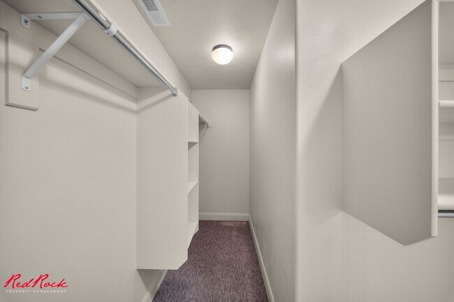 Foto del edificio - Charming 3 Bedroom Townhome