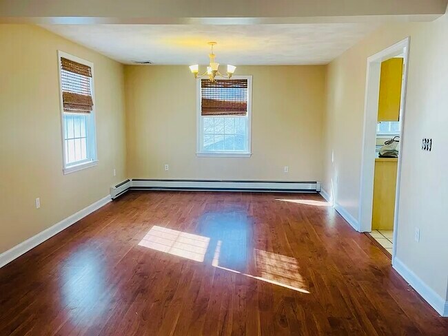 Living Room - 184 Prospect Hill Rd
