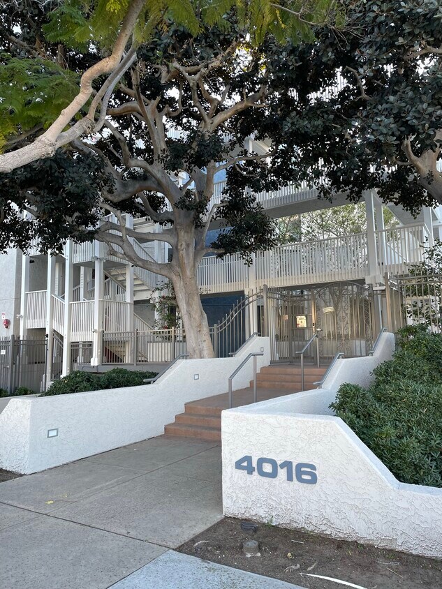 Foto principal - 4016 Gresham St