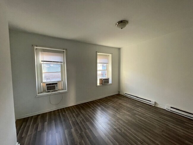 Foto del edificio - 2952 Kensington Ave