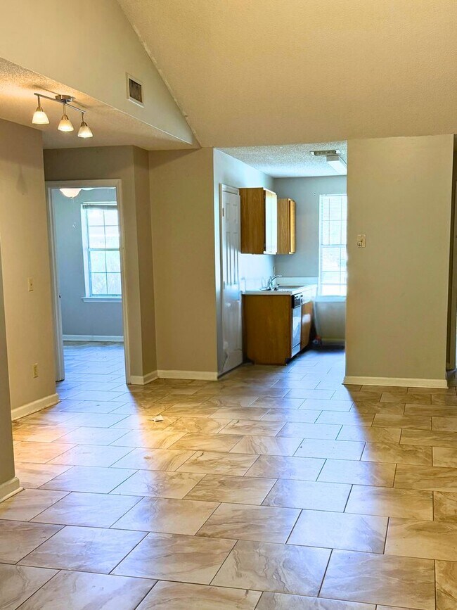 Foto del edificio - 2/2 with landscaping included