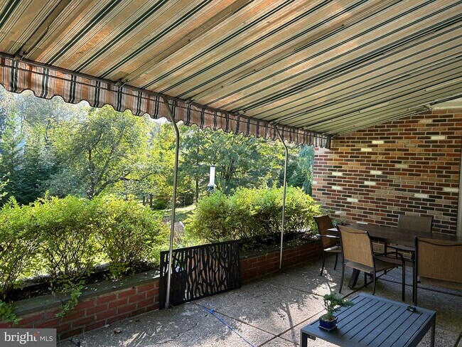 Foto del edificio - 1012 Morris Ave