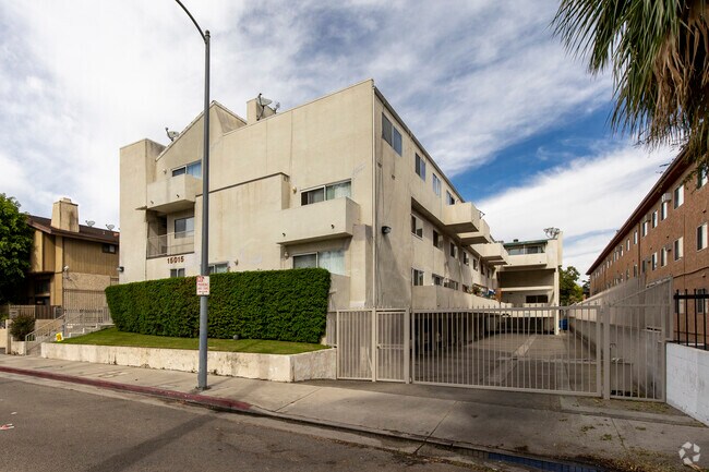 Building Photo - 15015 Sherman Way
