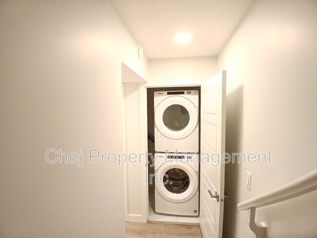 Building Photo - 3479 Kulay Green SW