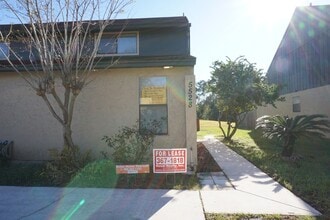Building Photo - 5528 Greatpine Ln S