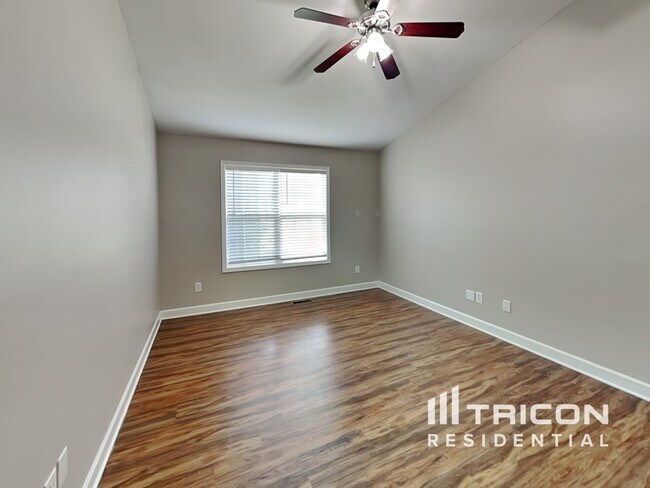 Foto del edificio - 639 Loch Lomond Cir