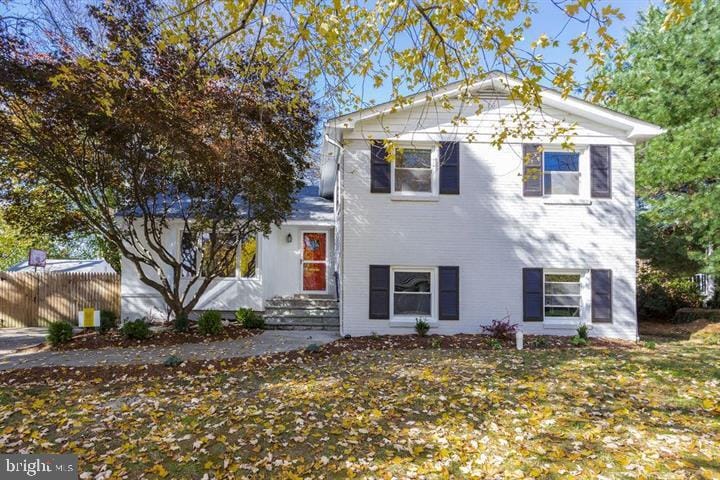 Primary Photo - 5400 Greystone St