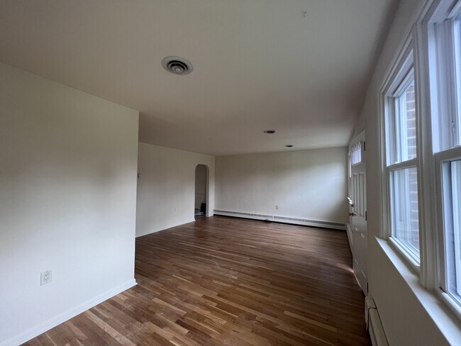 Building Photo - 205 Dumont Rd