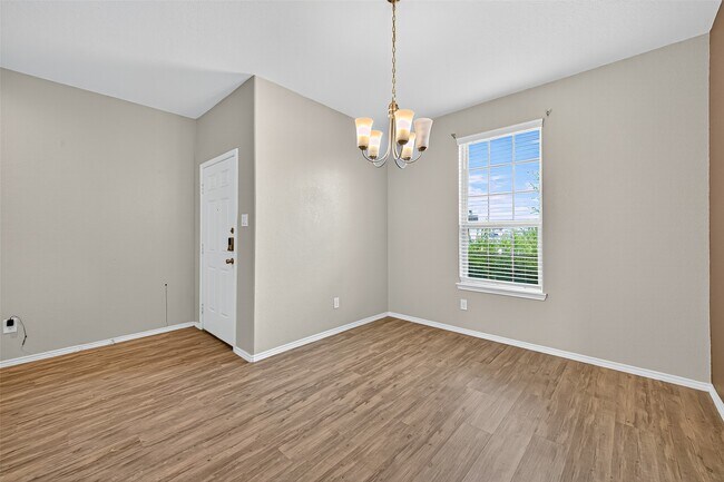 Foto del edificio - 6023 Briarstone Bay Dr