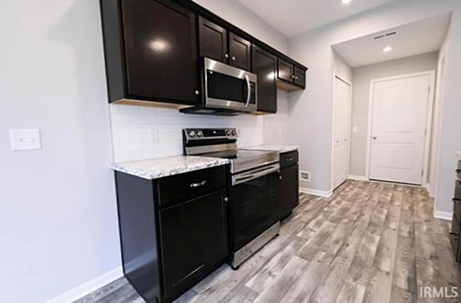 Building Photo - 3595 Canal Square Dr