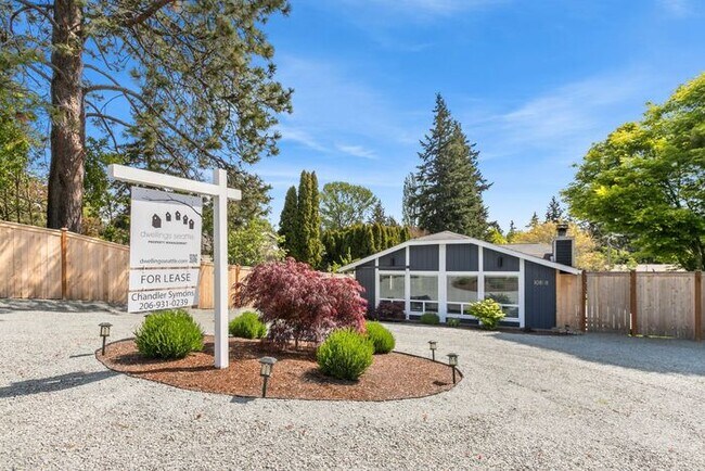 Foto del edificio - Custom Arbor Heights Bungalow with AC and ...