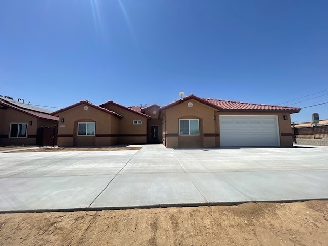 Building Photo - 17515 Live Oak St