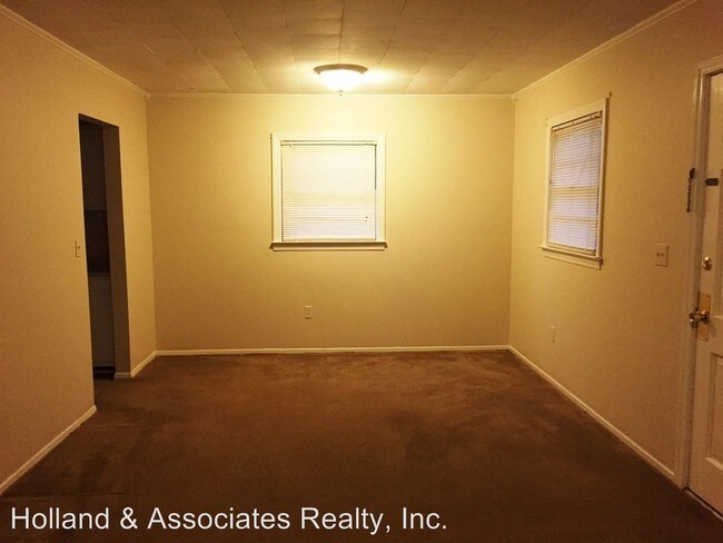Building Photo - 1 br, 1 bath House - 909-A Elm Street