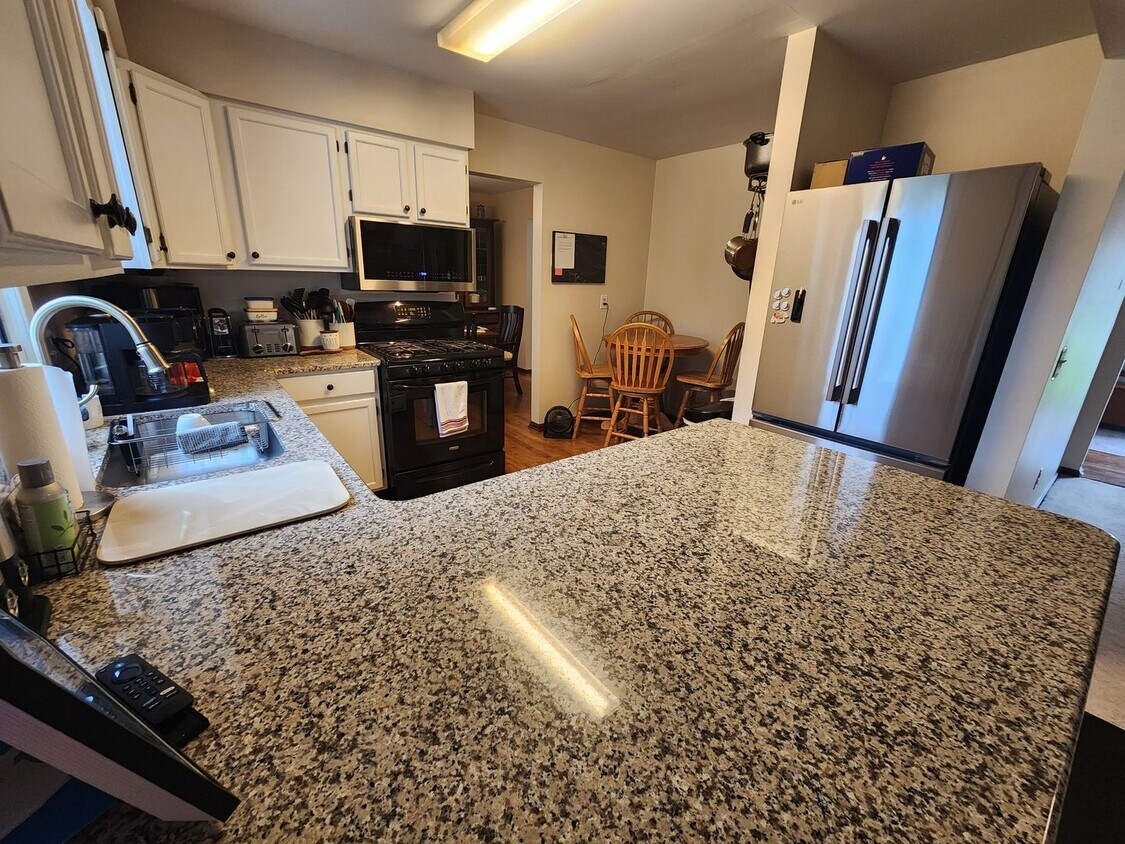 Foto principal - 321 Mayberry Ln