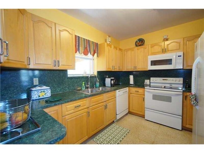 Building Photo - 8900 Abbott Ave