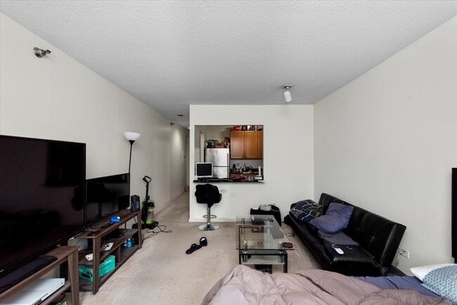 Photo - 400 Lasalle St Apartment