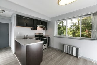 Building Photo - Greenbelt Properties