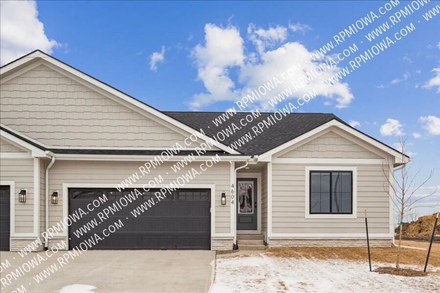 Primary Photo - BRAND NEW TOWNHOME! 4 Bed, 3 Bath Townhome...