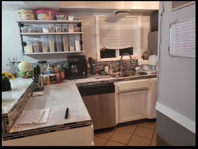 kitchen - 805 Tully Rd