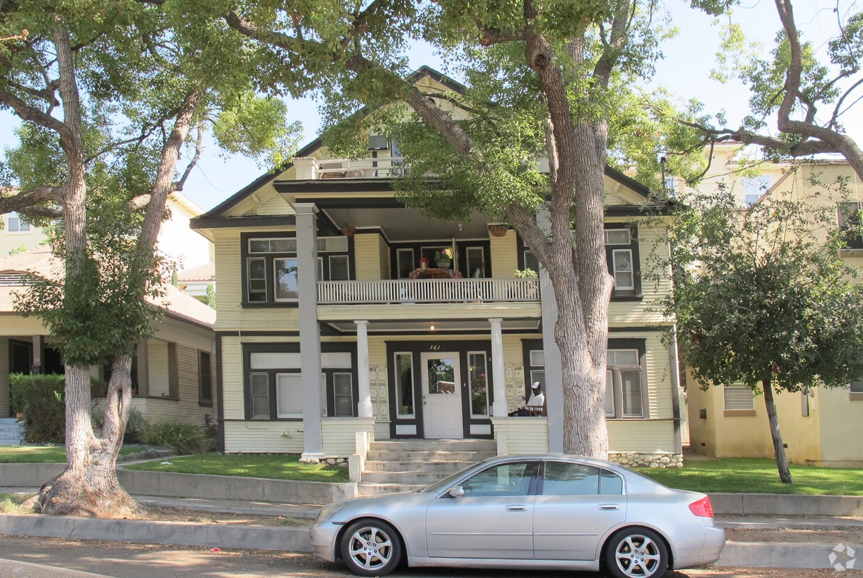 Building Photo - 161 Chestnut St