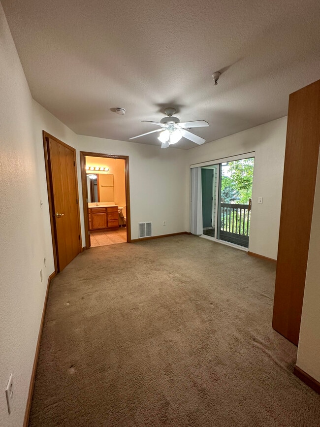 Building Photo - Silver Drive Apartments