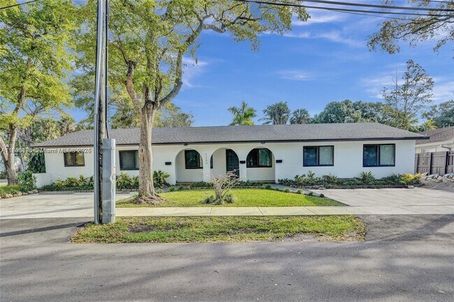Foto del edificio - 2300 SW 18th Terrace