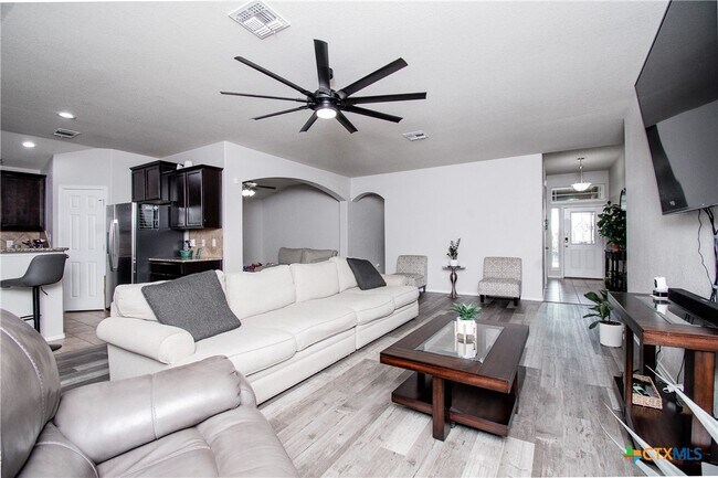 Foto del edificio - 705 Rowdy Dr