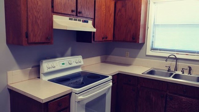 Building Photo - SPECIAL: HALF OFF FIRST MONTHS RENT!