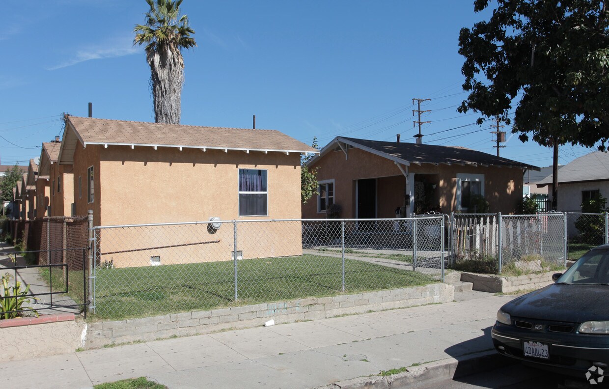 Primary Photo - El Pueblo Apartments