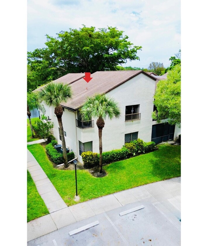 Primary Photo - 2540 Carambola Cir N