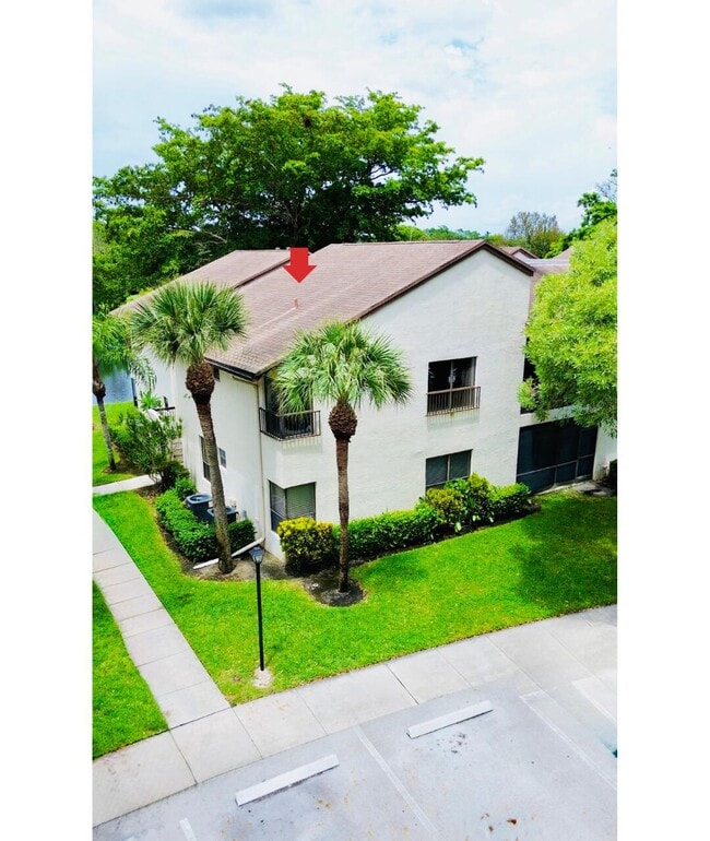 Building Photo - 2540 Carambola Cir N
