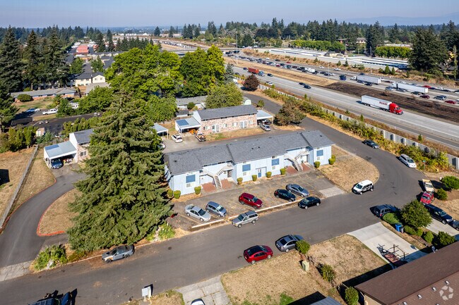 Foto aérea - 10900-10920 NE 6th St