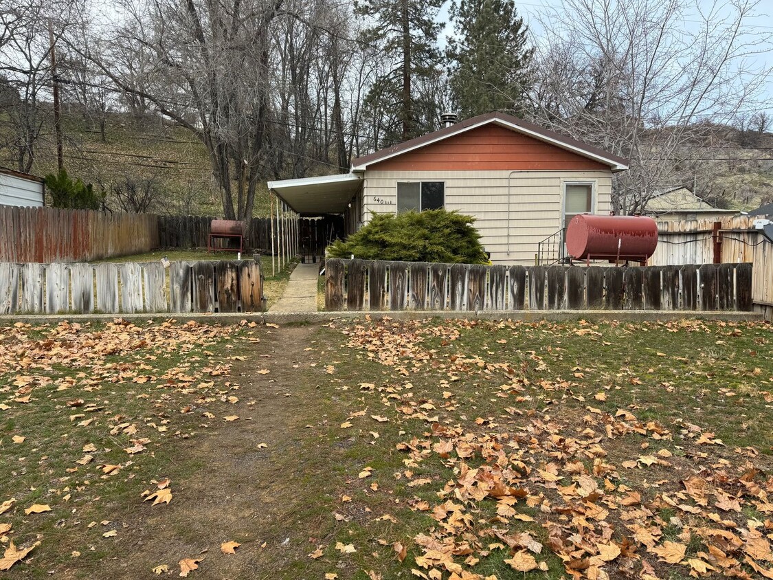 Primary Photo - 640 Juniper St