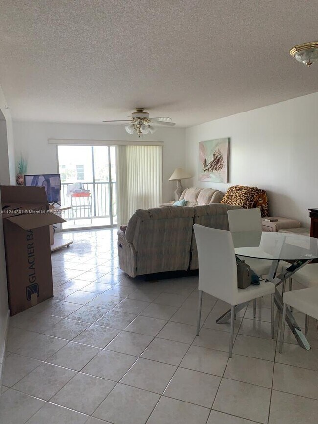 Foto del edificio - 601 SW 141st Ave