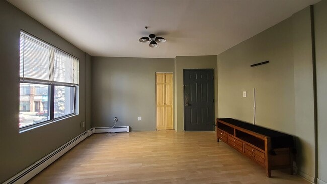 Building Photo - 4905 Park Ave