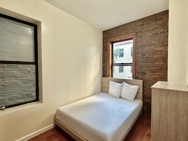 Foto del edificio - 309 W 111th St