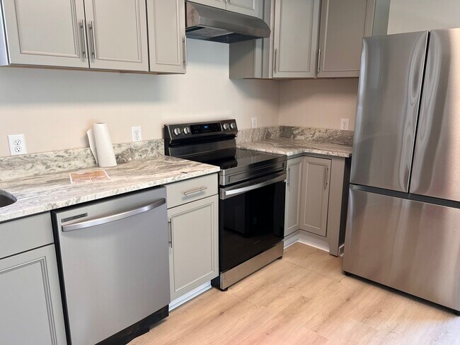 Building Photo - Brand NEW Home! AVAILABLE NOW!