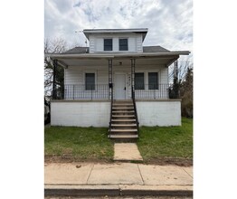 Building Photo - 4613 Asbury Ave