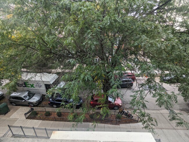 Foto del edificio - 618 W Wrightwood Ave