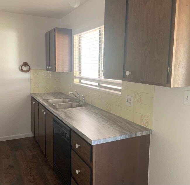 Foto del edificio - 818 Mansfield Dr