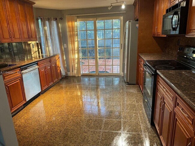 Foto del edificio - 812 SE 14th Ct