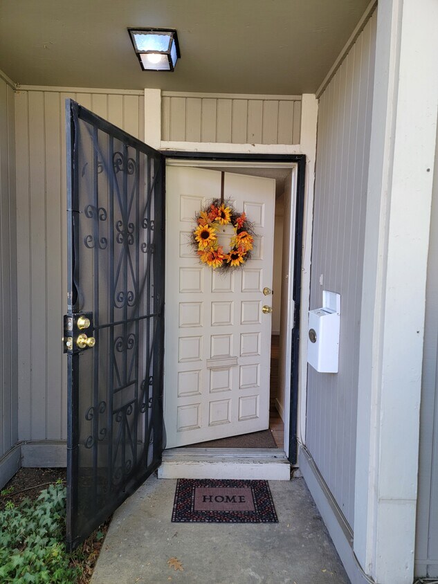Primary Photo - 1550 Newborough Dr
